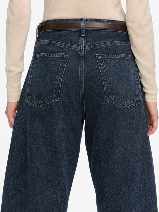 From the brand Frame Women's The Bubble Jeans in Dorado - abigail fashion