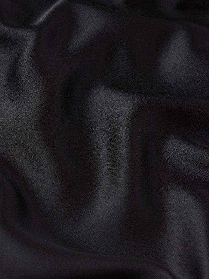 From the brand Frame Women's The Lace Inset Cami in Cami Black - abigail fashion