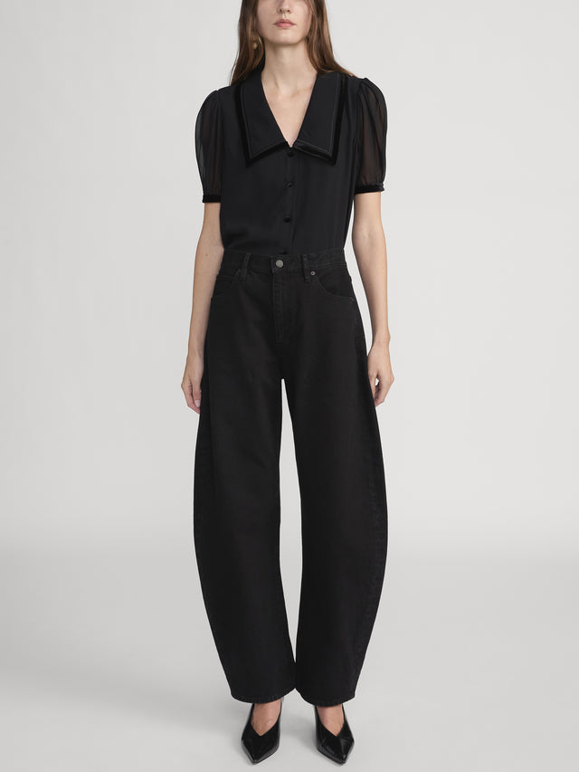 From the brand Frame Women's The Velvet Trim Sailor Blouse in Black - abigail fashion