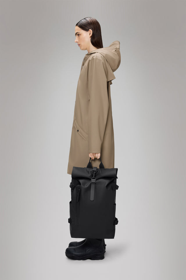 From the brand Rains Unisex Rolltop Rucksack Large W3 in Black - abigail fashion