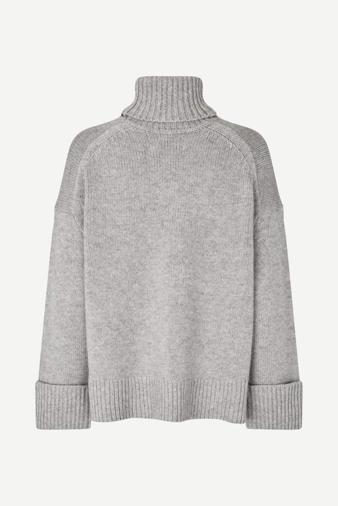 From the brand Samsøe Samsøe Women's Sakeiku Turtle Neck Sweater in Grey Mel. - abigail fashion