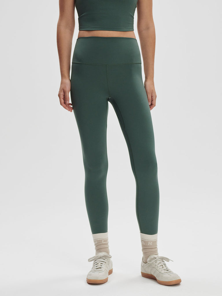 From the brand Varley Women's FreeSoft High Rise Legging 25 in Cilantro - abigail fashion