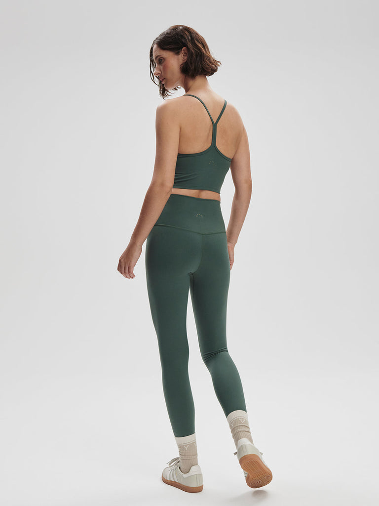 From the brand Varley Women's FreeSoft High Rise Legging 25 in Cilantro - abigail fashion
