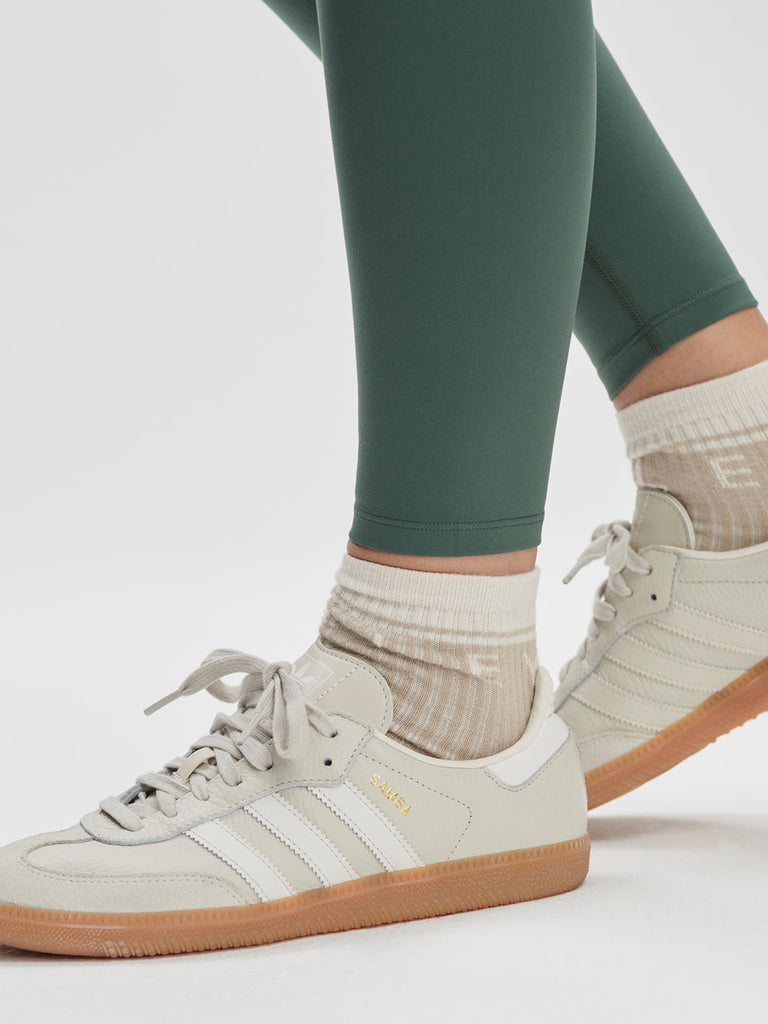 From the brand Varley Women's FreeSoft High Rise Legging 25 in Cilantro - abigail fashion