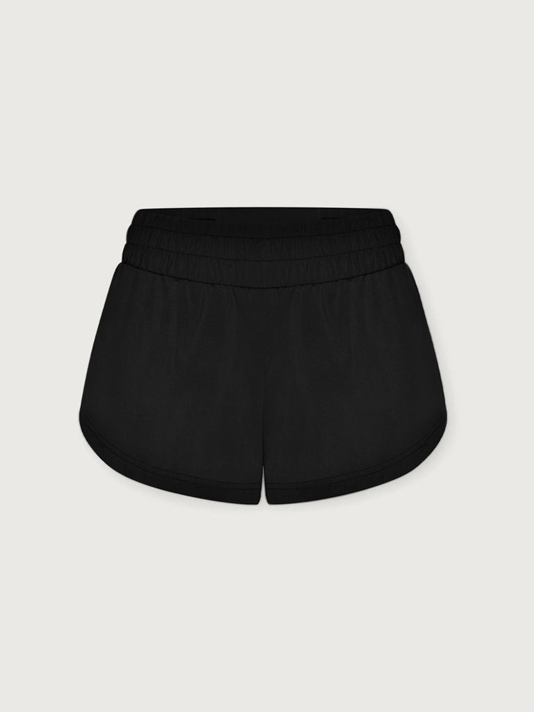 From the brand Varley Women's Kallin Running Short 1.5 in Black - abigail fashion