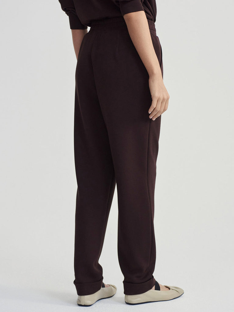 From the brand Varley Women's The Rolled Cuff Pant 25 in Coffee Bean - abigail fashion