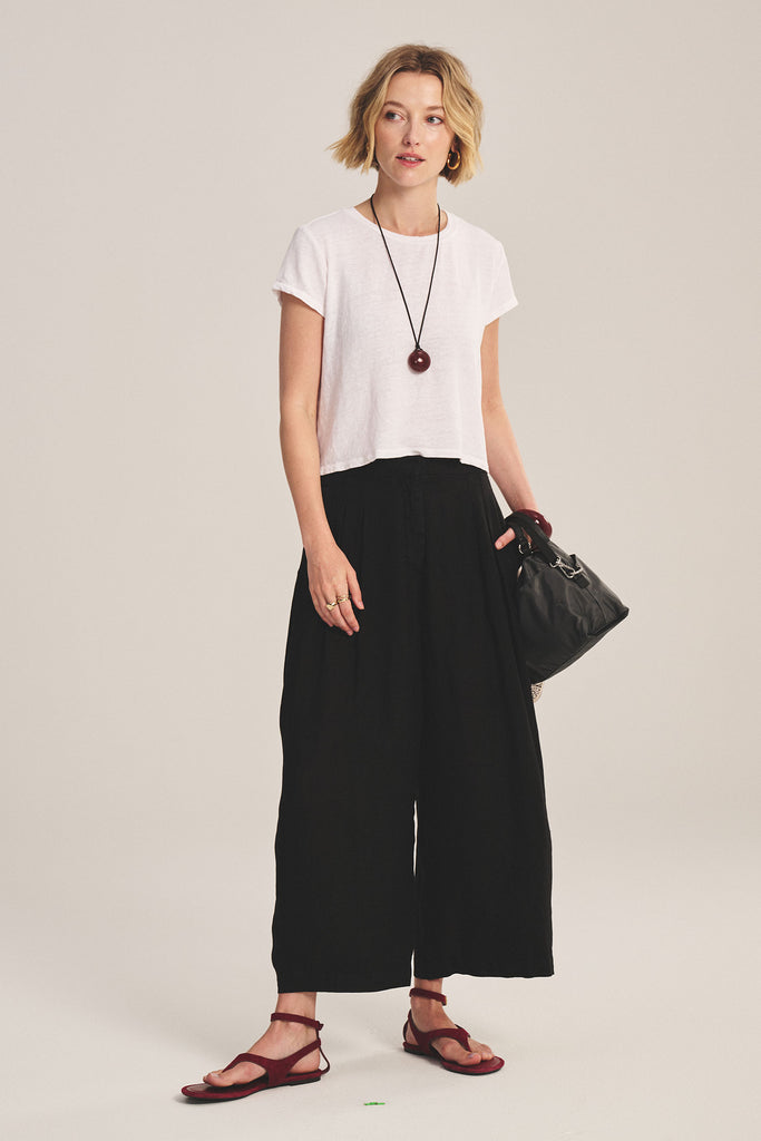 From the brand Velvet Women's Danika Woven Linen Pant in Black - abigail fashion