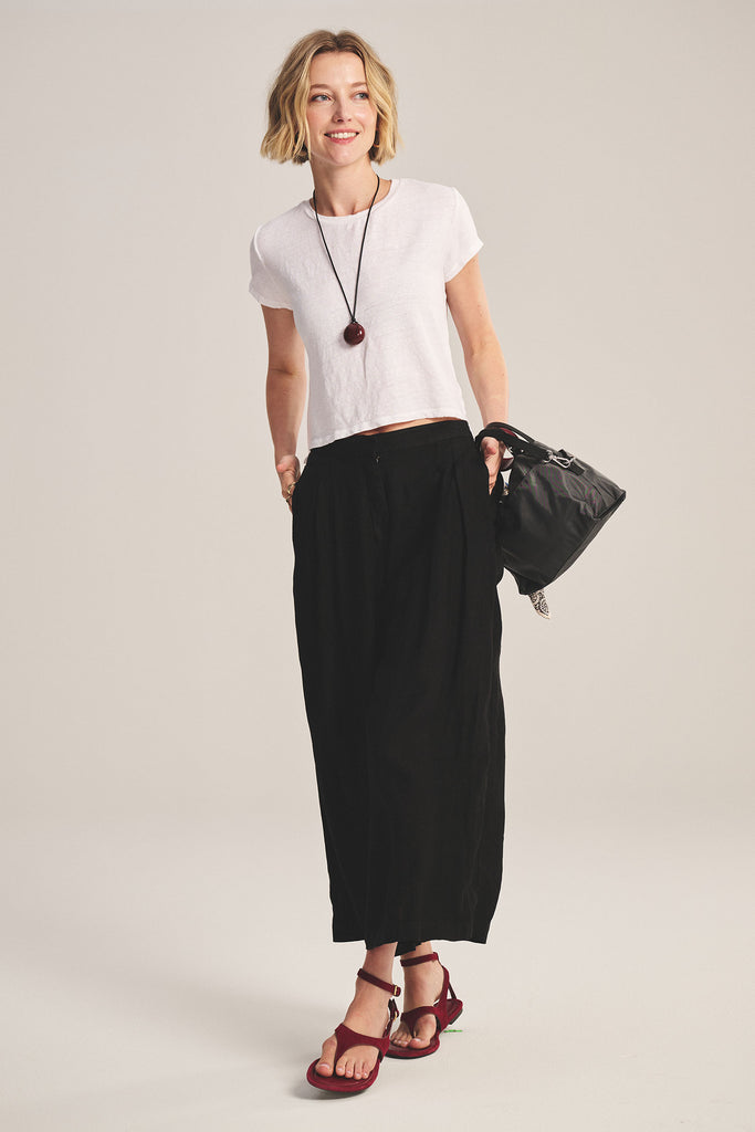 From the brand Velvet Women's Danika Woven Linen Pant in Black - abigail fashion